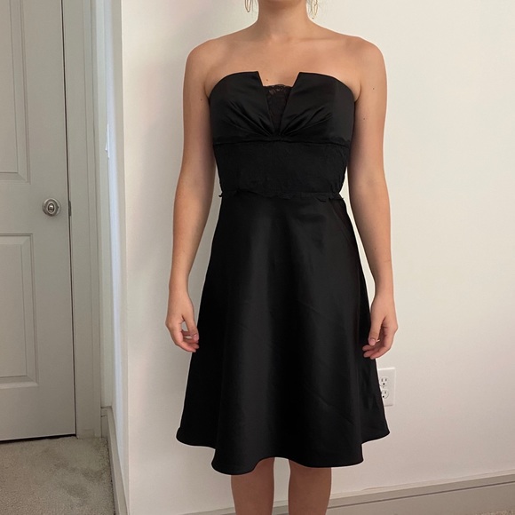 🆕 White House Black Market dress, strapless+black